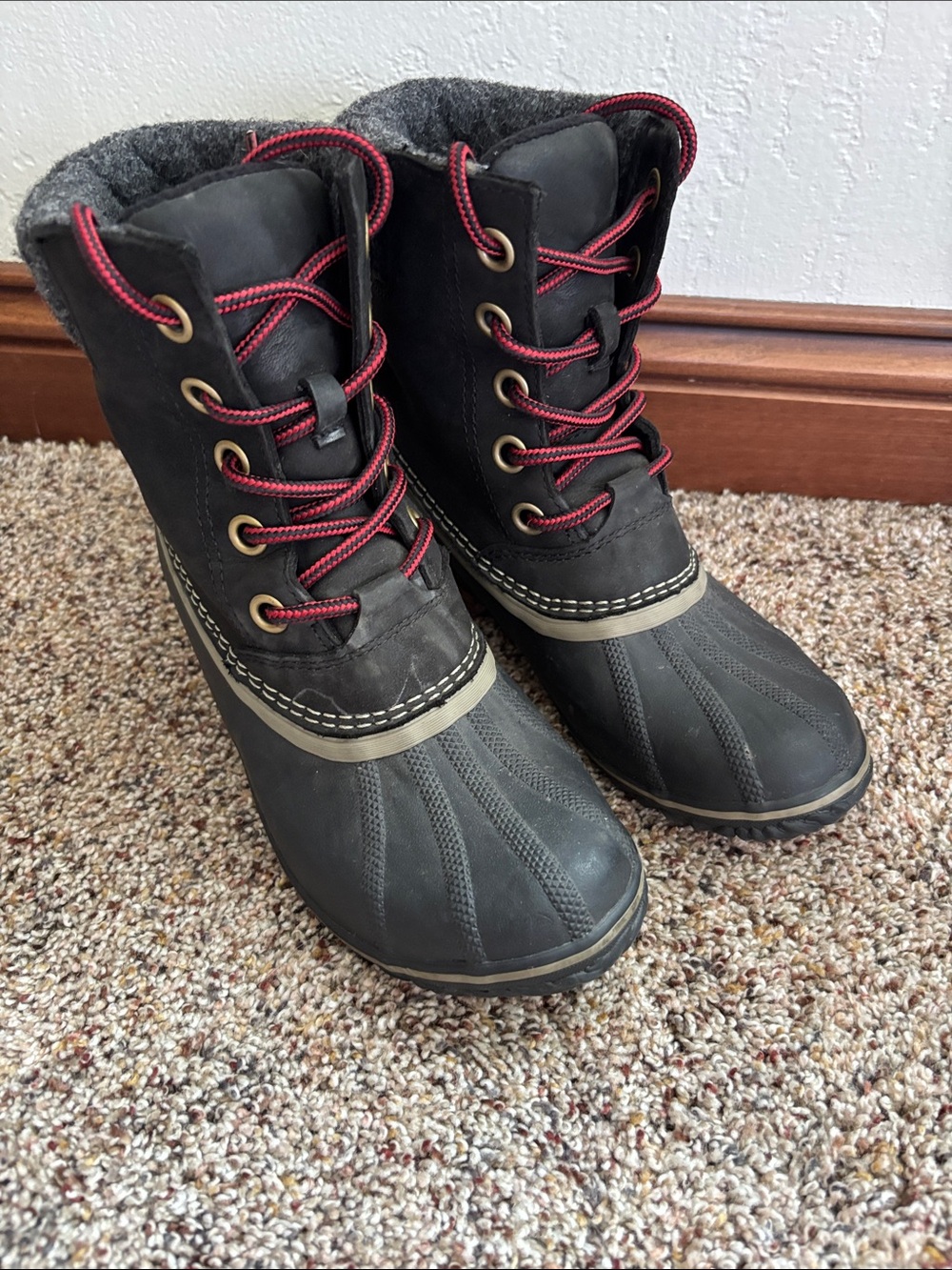 Sorel Black Slimpack Lace Winter Boots with Red Lace Accents